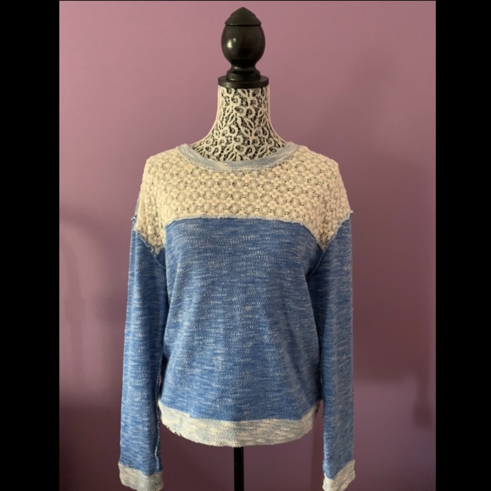 long sleeve tee with lace